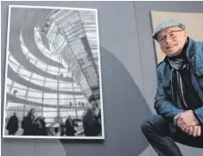  ?? FOTO: CHRISTOPH KÖLLE ?? Darf als erster ganz alleine die Freudenber­g-Unterführu­ng mit seiner Kunst bespielen: Bernd Henkel aus Kempten.