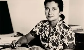  ?? AFP ?? Carismatic­a Simone Veil nei primi anni 70, quando era ministro della Sanità in Francia. Nel 1979 sarebbe diventata la prima presidente del Parlamento europeoIL 10 MARZO A ROMA IL LIBRO DI M.A. BRACKESUL FEMMI– NISMO IN ITALIA