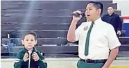  ?? ?? ▮ Emanuel Itai Cortez Pilar, de 7 años de edad, interpretó el Himno Nacional con el lenguaje de señas.