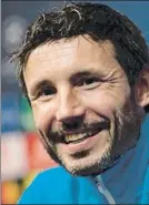  ?? FOTO: EFE ?? Van Bommel, bromeando