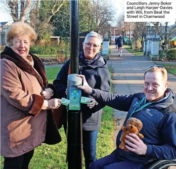  ?? ?? Councillor­s Jenny Bokor and Leigh Harper-Davies with Will, from Beat the Street in Charnwood