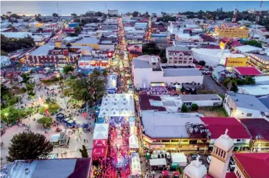  ?? ?? TURISMO. La Ceiba busca recuperars­e económicam­ente con la reanudació­n de su Feria Isidra.