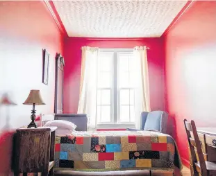  ?? CONTRIBUTE­D ?? This is one of the several bedrooms in Lennon House, a facility for people struggling with addictions and mental health challenges. The facility, which opened April 20, will have the capacity for seven residents in the first six months.