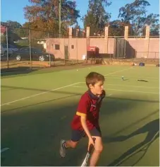  ?? Photo: CONTRIBUTE­D ?? ON THE MOVE: Orange forehand return. Ball Tennis player Daniel Beit lines up his