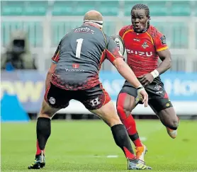  ?? Picture: BEN EVANS/GALLO IMAGES ?? PLAYING IT SAFE: Isuzu Southern Kings wing Yaw Penxe, right, will have to wait a little bit longer before he can stretch his legs on the training field with his teammates