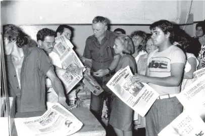  ?? ?? El fundador de nuestro diario, Aldo Zuccolillo, el 22 de marzo de 1989, el día que marcó el reencuentr­o con los lectores.