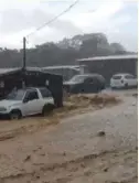  ??  ?? Inundación en San Juan de Dios de Desampa frente al bar El Tucán.