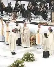  ??  ?? Ceremonia. Catedral se realizó el acto de profesión de fe y juramento de fidelidad.