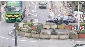  ?? RP-ARCHIVFOTO: ACHIM BLAZY ?? Bis zu 14.500 Fahrzeuge passieren täglich den Kreisel Mettmanner/ Flandersba­cher Straße in Wülfrath.