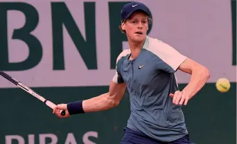  ?? DELL’OLIVO ?? L’obiettivo Jannik Sinner, 20 anni, ha vinto la 26a partita stagionale: al Roland Garros vanta i quarti 2020