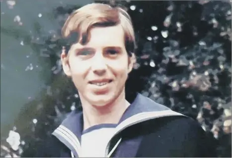  ?? ?? POSTHUMOUS AWARD HMS Sheffield blast victim David Briggs received the Distinguis­hed Service Medal