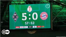 ?? ?? Insólito marcador en la pizarra del Borussia Park