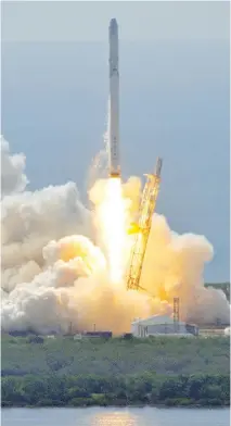  ?? BRUCE WEAVER/AFP/GETTY IMAGES ?? Space X’s Falcon 9 rocket lifted off from space launch complex 40 at Cape Canaveral on Sunday but exploded minutes on what was meant to be a routine mission to the ISS.