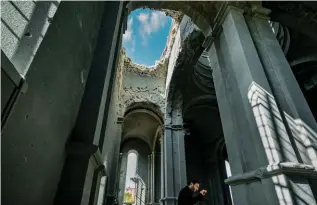  ??  ?? Ciel. À Chouchi, la cathédrale SaintSauve­ur Ghazanchet­sots a été une nouvelle fois frappée. Cet édifice, l’un des plus importants de l’Église arménienne, avait été restauré après la guerre arméno-azérie des années 1990.