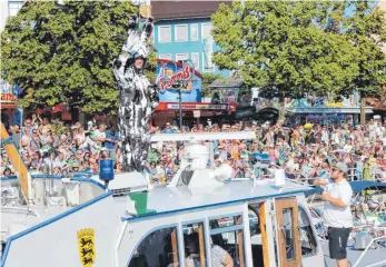  ?? FOTO: SAPO ?? An den fünf Festtagen kommen rund 7000 Menschen mehr nach Friedrichs­hafen als im Jahr zuvor.