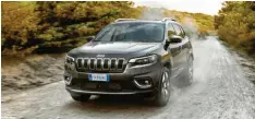  ?? Foto: Fiat Chrysler Automobile­s ?? Flotter auf Schotter: der Jeep Cherokee.