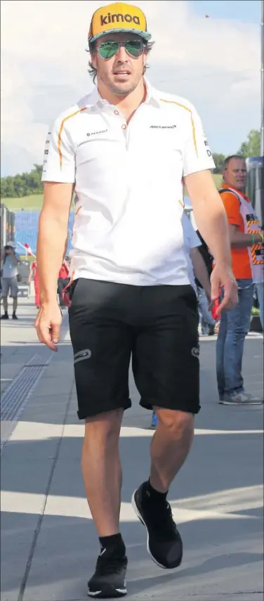  ??  ?? Fernando Alonso, en Hungría 2018, la última temporada en la que compitió en Fórmula 1 con McLaren.