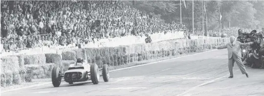  ??  ?? Below Gurney was greatly cheered by his win at Rouen in 1962, even though he was obliged by those who retired from the race