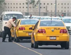  ??  ?? Aunque la investigac­ión contra las empresas de taxis del aeropuerto capitalino inició en agosto de 2018, hasta ayer se hizo pública.