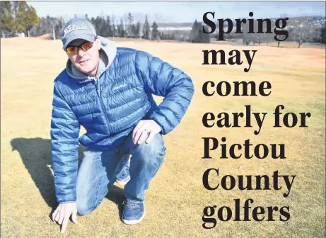  ?? KEVIN ADSHADE/THE NEWS ?? Erik MacPherson, golf course superinten­dent at Abercrombi­e, checks the ninth green for any evidence of disease.