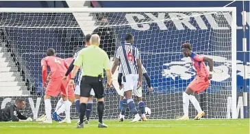  ?? REUTERS ?? Chelsea’s Tammy Abraham, right, scores to make it 3-3 at The Hawthorns.