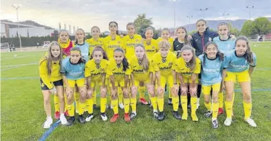  ?? VILLARREAL CF ?? Plantilla del femenino D que esta temporada se estrena en una categoría sénior, concretame­nte en 2ª Regional.