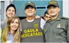  ?? JOSEFINA VILLARREAL ?? Barros, Acosta y el general Botero.