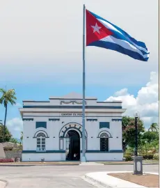  ??  ?? Por ser considerad­o un museo a cielo abierto es que se concibió la ruta Por los senderos de Santa Ifigenia.