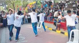  ??  ?? College students presenting a steet play on organ donation at the Hindustan Times Kala Ghoda Arts Festival 2017 (above and below)