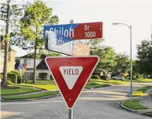  ?? Yi-Chin Lee / Staff photograph­er ?? Missouri City Council approved a change to a street named after the founder of the Ku Klux Klan to Liberty Way.