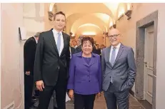  ?? RP-FOTO: WOLFGANG KAISER ?? 70 Jahre FDP feierten (von links) Odilo Heitzig, Geschäftsf­ührer, Irene Wistuba und Professor Udo di Fabio, ehemaliger Richter des BVG.