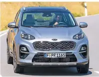  ?? FOTO: KIA ?? Die kurz gehaltene Frontparti­e lässt den Kia Sportage deutlich schlanker wirken als andere SUV.