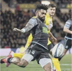  ??  ?? 0 Niko Matawalu helped Glasgow turn things round in La Rochelle.