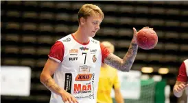  ?? BILD: ANDERS ANDERSSON/ARKIVBILD ?? Axel Dahlman har haft en stark debutsäson­g i Drott. Nu hoppas han att man ska avsluta 2022 på bästa sätt med en ny hemmaseger mot Torslanda.