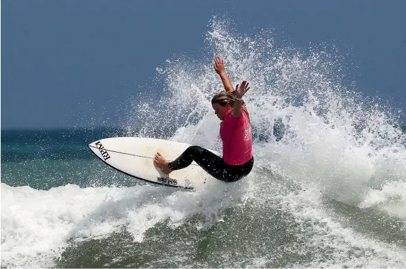  ?? GLENN JEFFREY/STUFF ?? Aimee Brown wants to boost her chances of becoming a pro surfer with a wildcard entry to next week’s Corona Piha Pro.