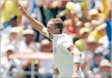  ?? Photo: REUTERS ?? Howzat: Peter Siddle celebrates the third test win in Perth.