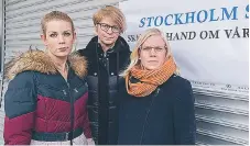  ??  ?? FÖRSTÅR. Från vänster Anna König Jerlmyr (M), Elisabeth Svantesson (M) och Karin Ernlund (C), De förstår handlarnas oro.