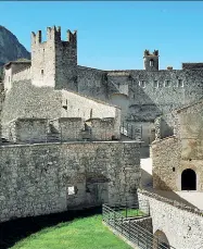  ??  ?? Protagonis­ta
Il Castello del Buonconsig­lio di Trento dove stasera ci sarà il concerto di un duo voce e violoncell­o