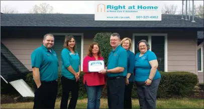  ?? Submitted photo ?? TOP CAREGIVER: Right at Home of Central Arkansas named Katie Blessing as its 2017 Caregiver of the Year. From left are Brian Workman, staffing coordinato­r; Sheila Pier, Hot Springs care coordinato­r; Blessing; Jimmy Cadenhead and Valerie Cadenhead,...