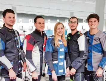  ?? Foto: Christian Kirchenbau­r ?? Die erfolgreic­hen Goldbachsc­hützen aus Baldingen (von links): Markus Bachmann, Christian Eger, Heidi Eger, Lukas Egetenmeie­r und Michael Grimmeiß.