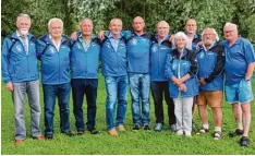  ?? Foto: Hans Bumberger ?? Die Aufsteiger Teams der VSG: (von links) Karl Ihle, Adolf Forstner, Lothar Schwehr, Werner Hirsch, Jochen Deubler, Christian Drews, Christa Pröbstle, Günter Lucht, Hel mut Pröbstle und Helmut Follmer.