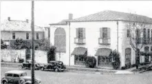  ?? Junior League of Houston ?? Shown in an early photo, the building is modeled after New Orleans’ 1795 Rillieux House.