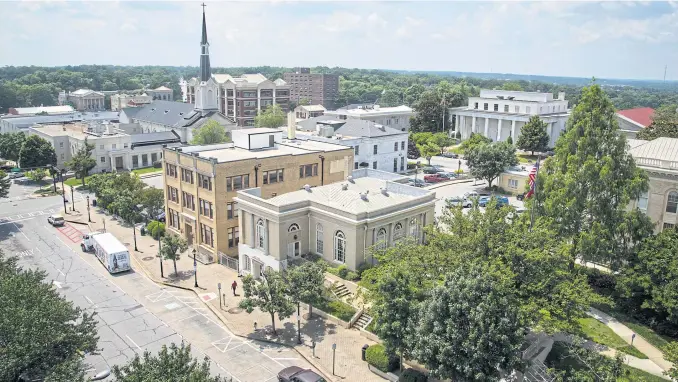  ?? PHOTOS BY THE NEW YORK TIMES ?? Athens is a city in northeast Georgia. It’s known for its antebellum architectu­re.