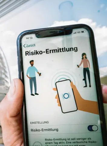  ?? Foto: Michael Kappeler, dpa ?? Das Robert-Koch-Institut zeigt sich überzeugt, dass die neue Corona-App des Bundes einen wertvollen Beitrag zur Eindämmung des Virus leisten kann.