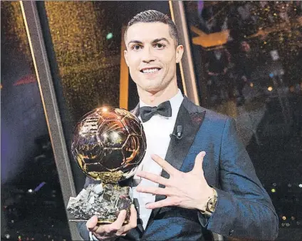  ?? FOTO: EFE ?? Cristiano Ronaldo no tuvo ningún problema en autoprocla­marse como el mejor de la historia tras ganar su quinto Balón de Oro
