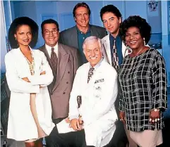  ??  ?? Barry and Dick Van Dyke and the cast of Diagnosis Murder.