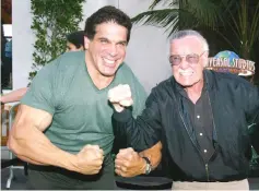  ?? — Reuters file photo ?? Lee (right) and Ferrigno, who portrayed ‘The Hulk’ on television, give their best ‘Hulk’ pose at the premiere of ‘The Hulk’ in Los Angeles on June 17, 2003.