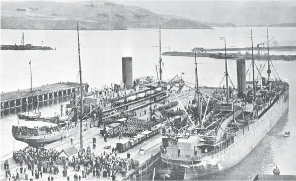  ?? Photo / Auckland Weekly News ?? The troop carriers Tahiti, left, and Athenic in Lyttelton in 1914.