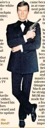  ??  ?? Roger Moore: the best-dressed Bond?