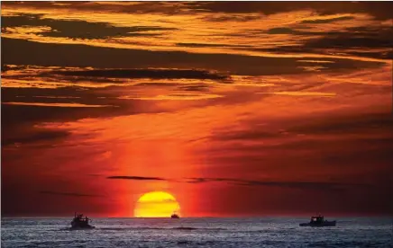  ?? The Associated Press ?? A global ocean summit started Friday in Vancouver, where Canada is being urged to ban the search for deep-sea minerals.